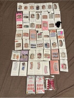 Lot of 51 Press On Nail Sets